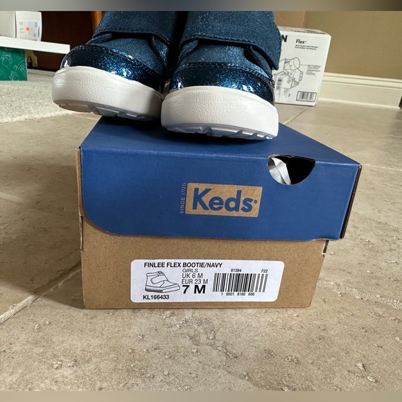 Keds Finlee Flex Bootie in Navy - Picture 2 of 3